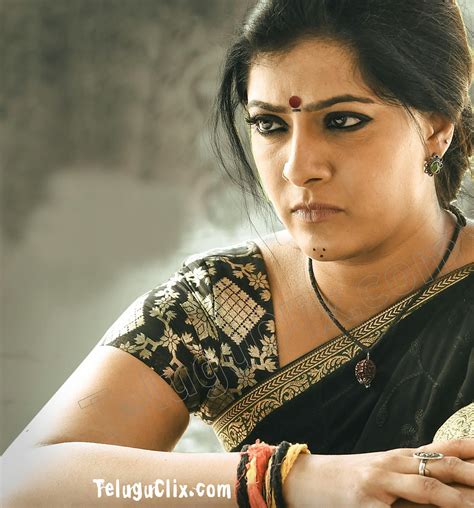 varalakshmi sarathkumar hot|Varalaxmi Sarathkumar Wallpapers